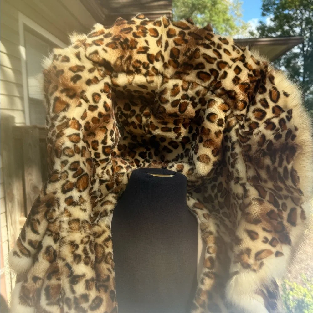 Leopard Print Mink Fur Coat. - Picture 4 of 4